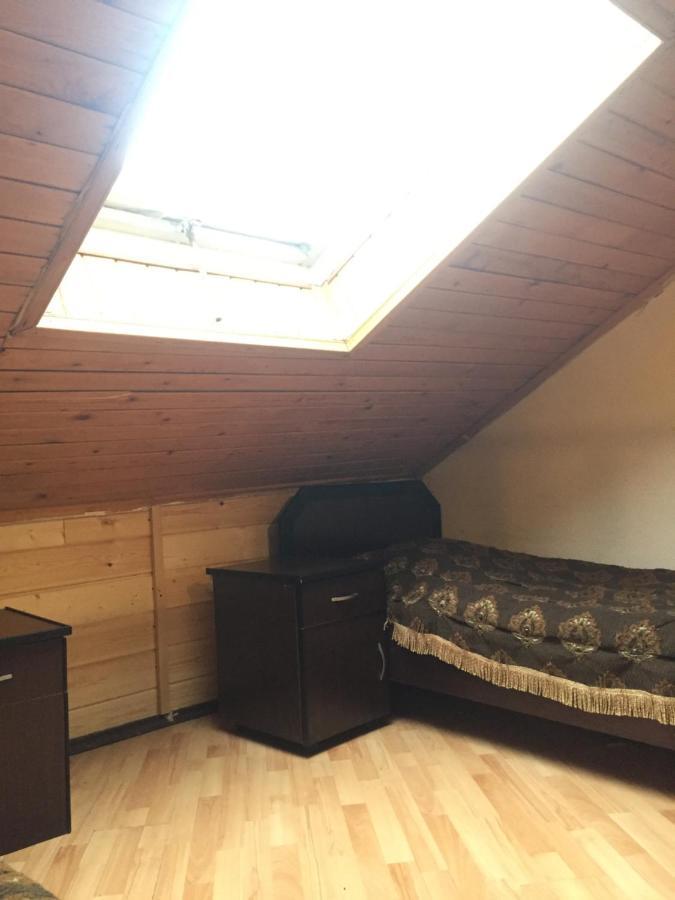 غودوري Hotel Seven الغرفة الصورة